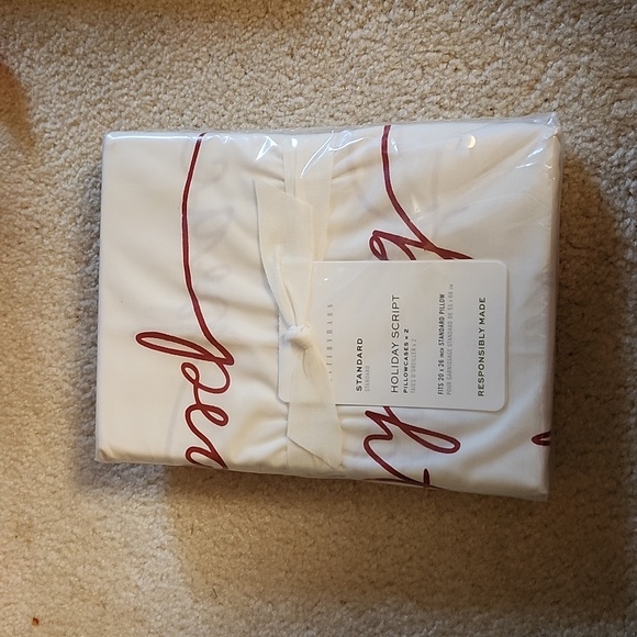 NWT POTTERY BARN HOLIDAY SCRIPT STANDARD PILLOWCASES - Picture 1 of 5